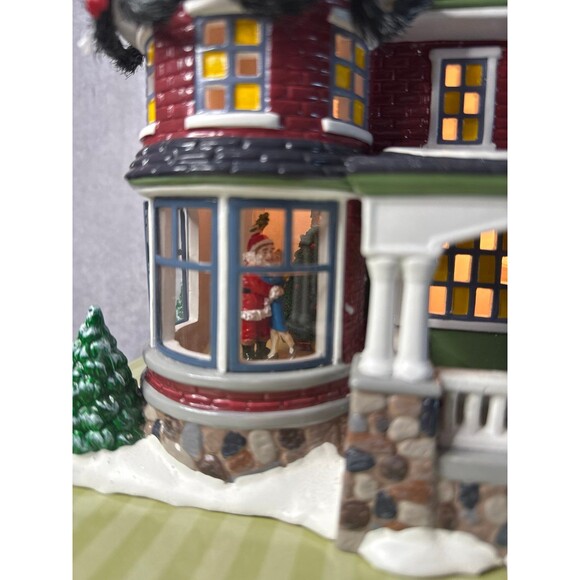 Dept 56 1224 Kissing Claus Lane animated - Picture 5 of 11